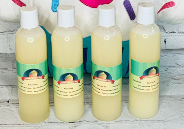 Gentle Vanilla Cupcake Feminine Wash - Image 3